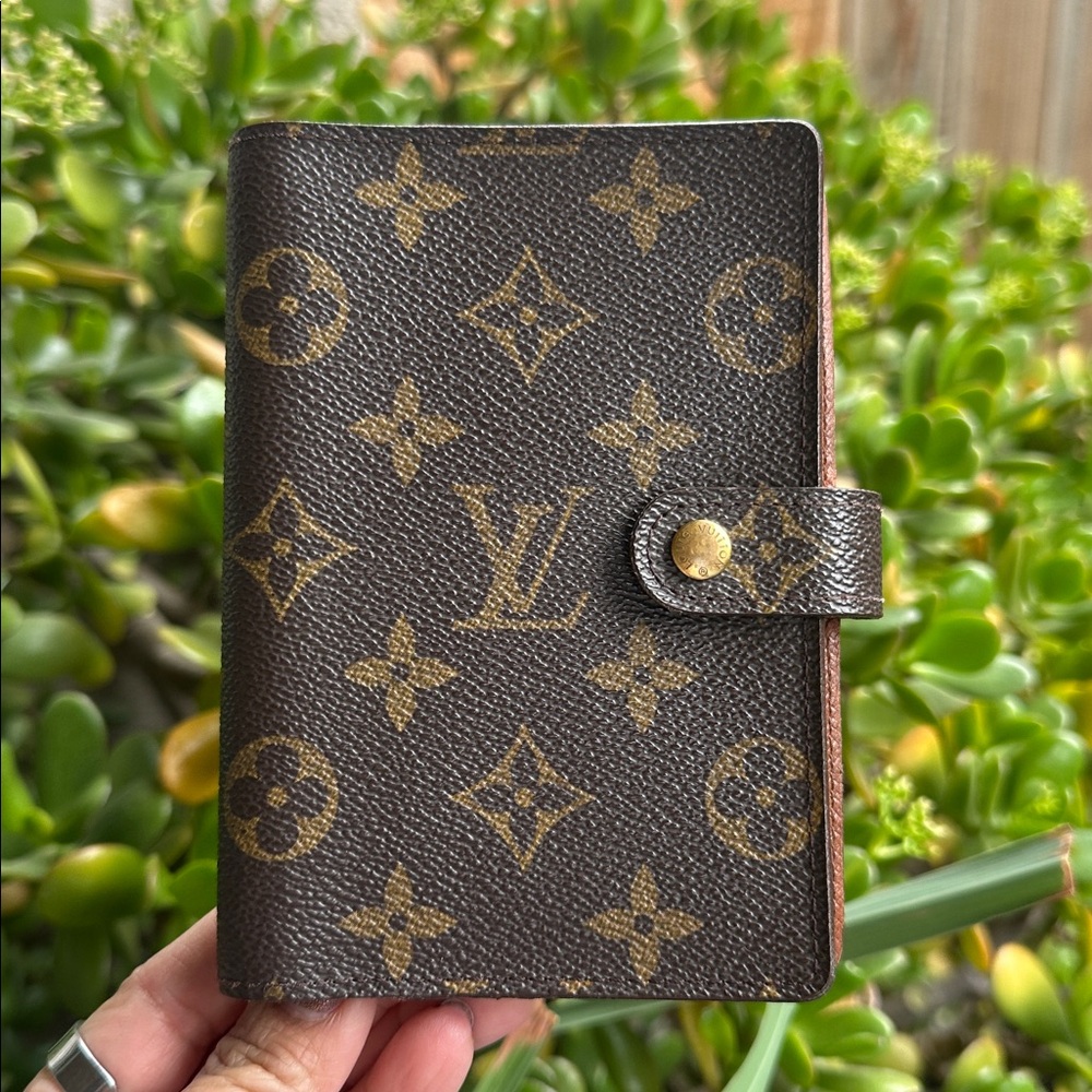 𝓛𝓞𝓤𝓘𝓢 𝓥𝓤𝓘𝓣𝓣𝓞𝓝 Ring Agenda Cover in monogram canvas - 100% authentic